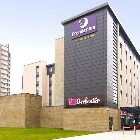 Premier Inn Halifax Town Centre Exteriör bild