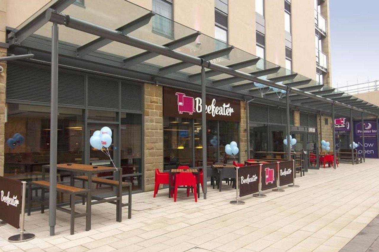 Premier Inn Halifax Town Centre Exteriör bild