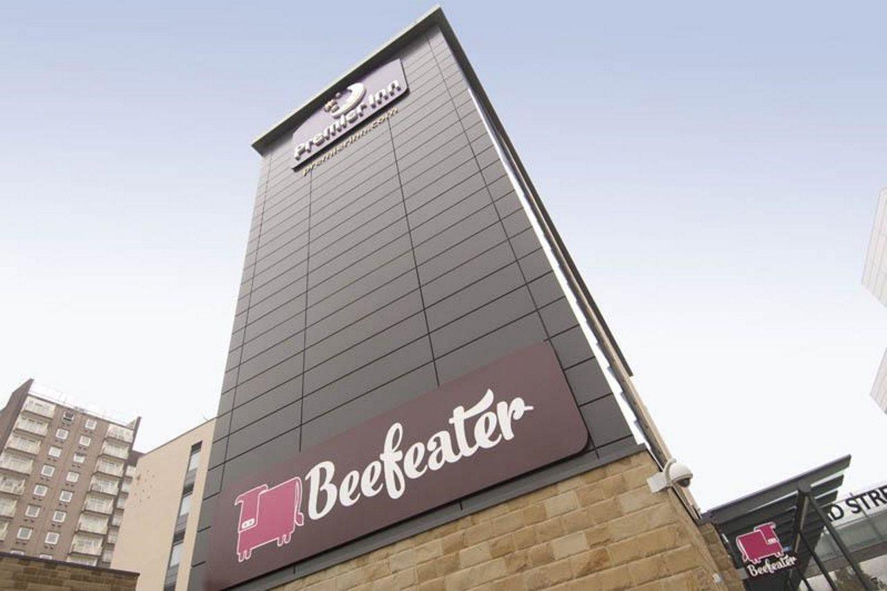 Premier Inn Halifax Town Centre Exteriör bild
